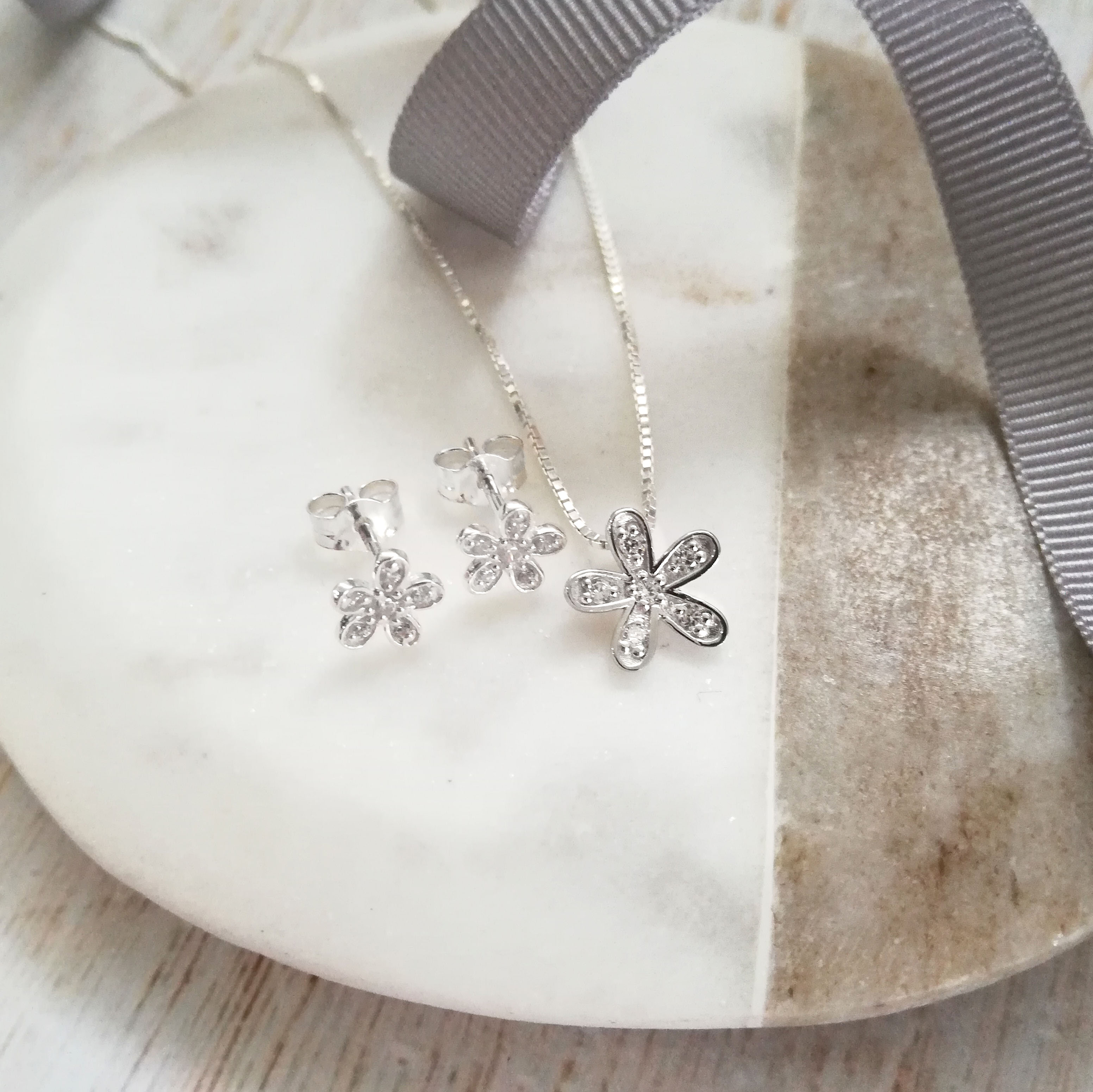 REAL Silver Thank You Flower Girl Star Necklace Gift Box Jewellery FREE Postage 